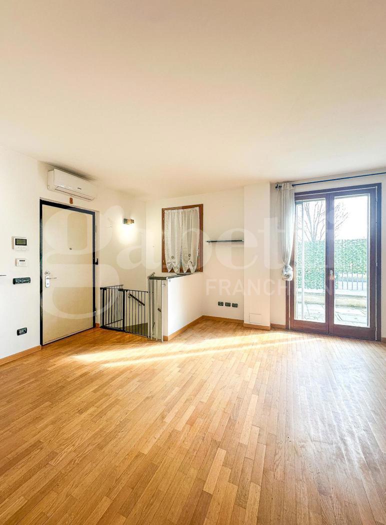 Trilocale ristrutturato a Cologno Monzese