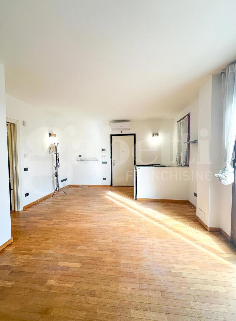 Trilocale ristrutturato a Cologno Monzese