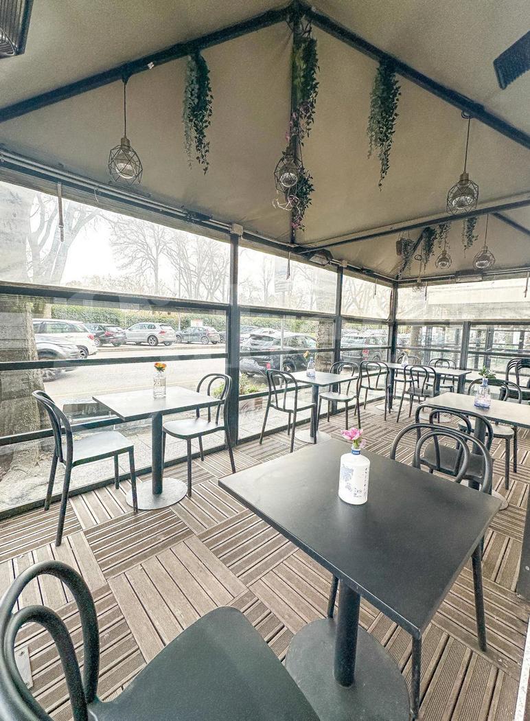 Attivit� commerciale Bar e tabacchi in vendita a Milano