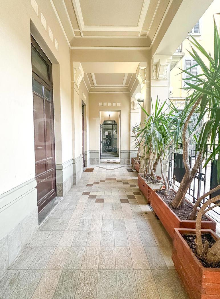 Attivit� commerciale Bar e tabacchi in vendita a Milano