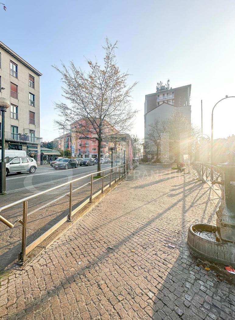 Negozio ristrutturato a Milano