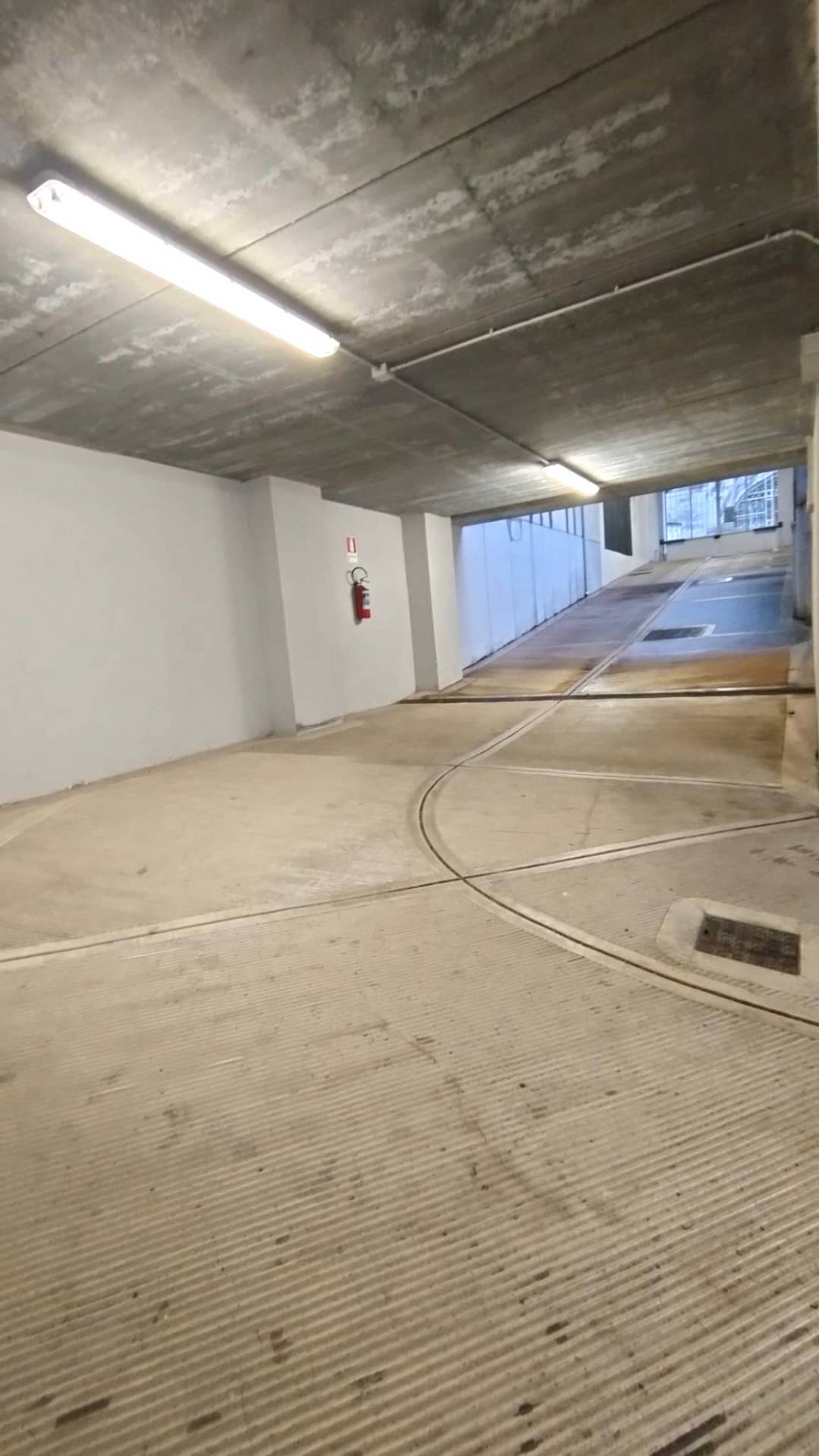 Box o garage in affitto a Milano, Stazione Centrale