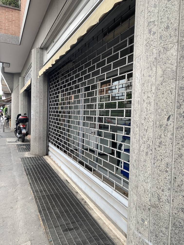 negozio in affitto a Milano, Certosa