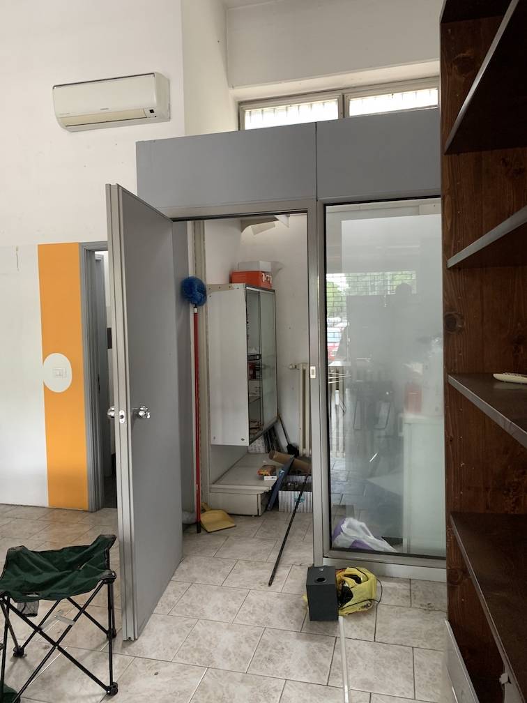 negozio in affitto a Milano, Certosa