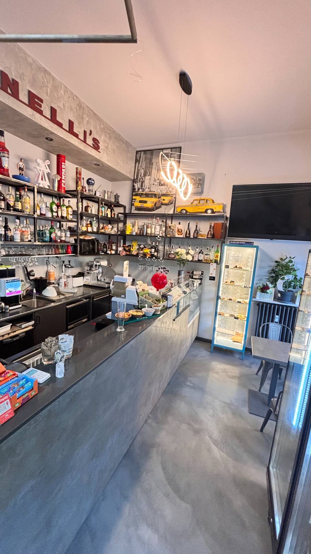 Attivit commerciale in vendita a Milano, Sempione
