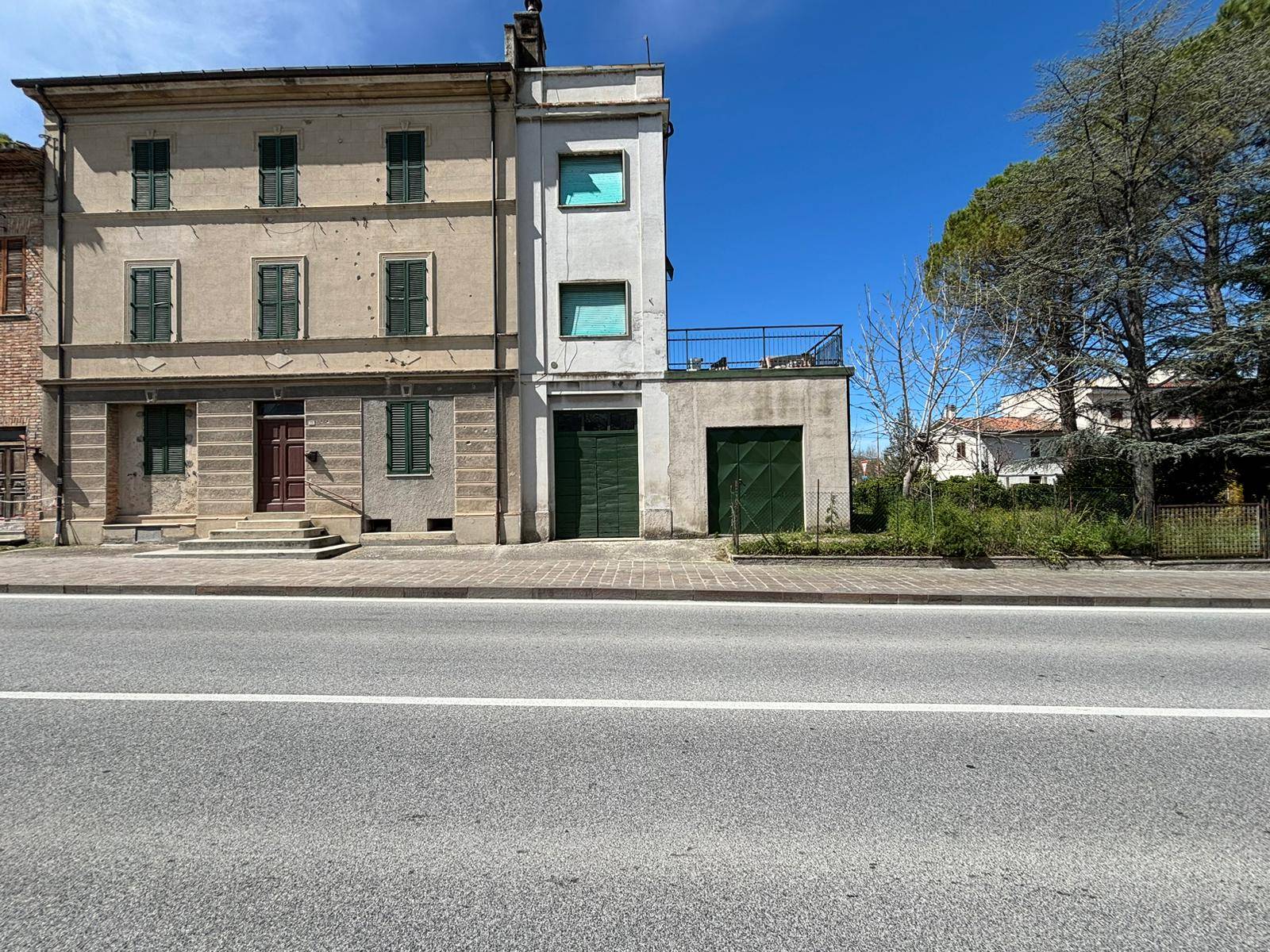 Casa indipendente con terrazzo a Cerreto d'Esi