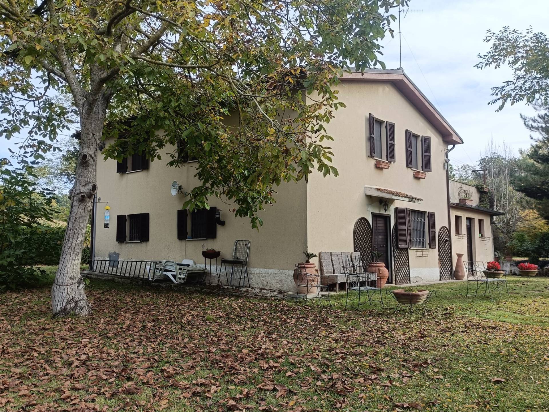 casa indipendente in vendita a Matelica