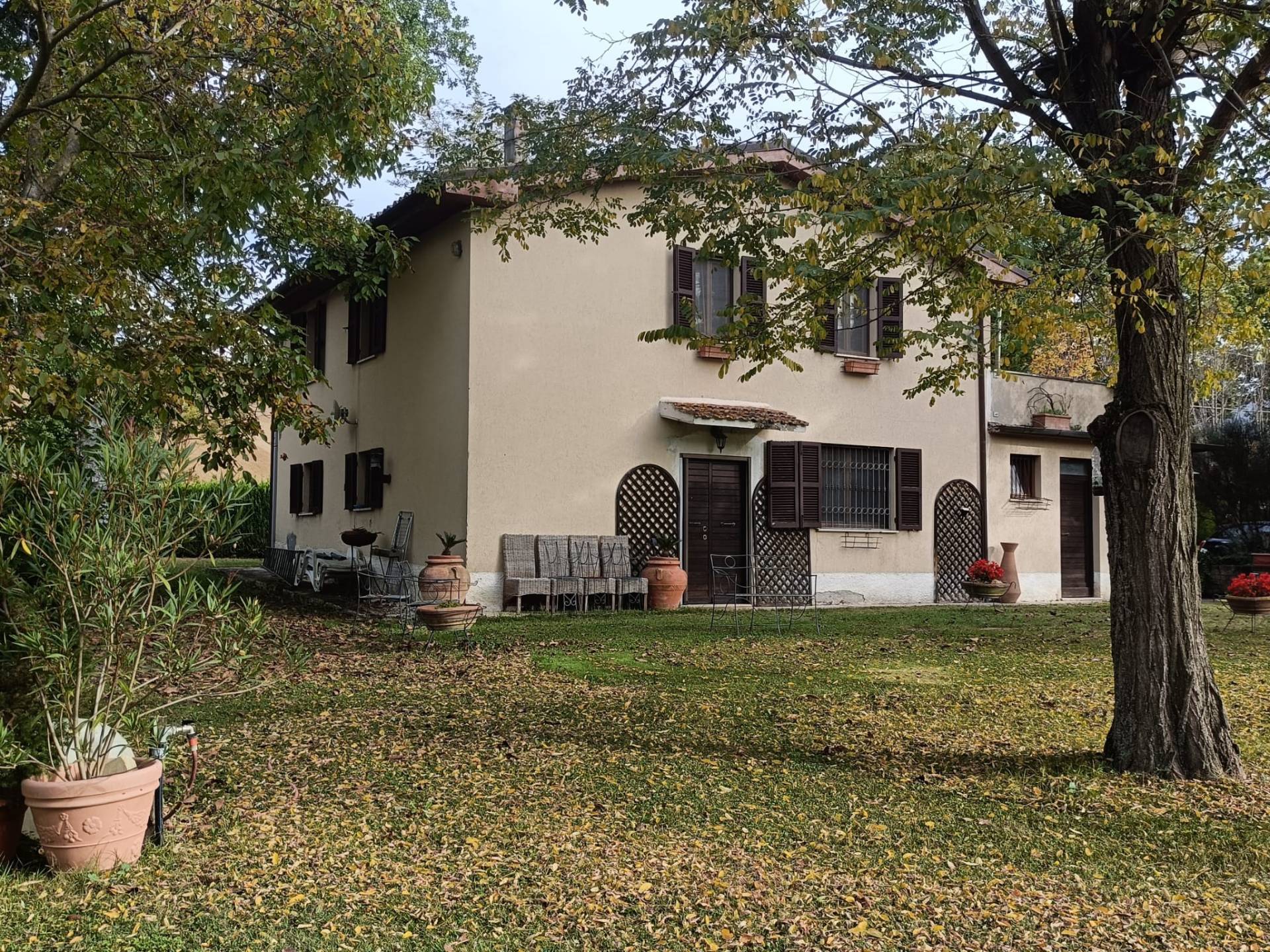 casa indipendente in vendita a Matelica