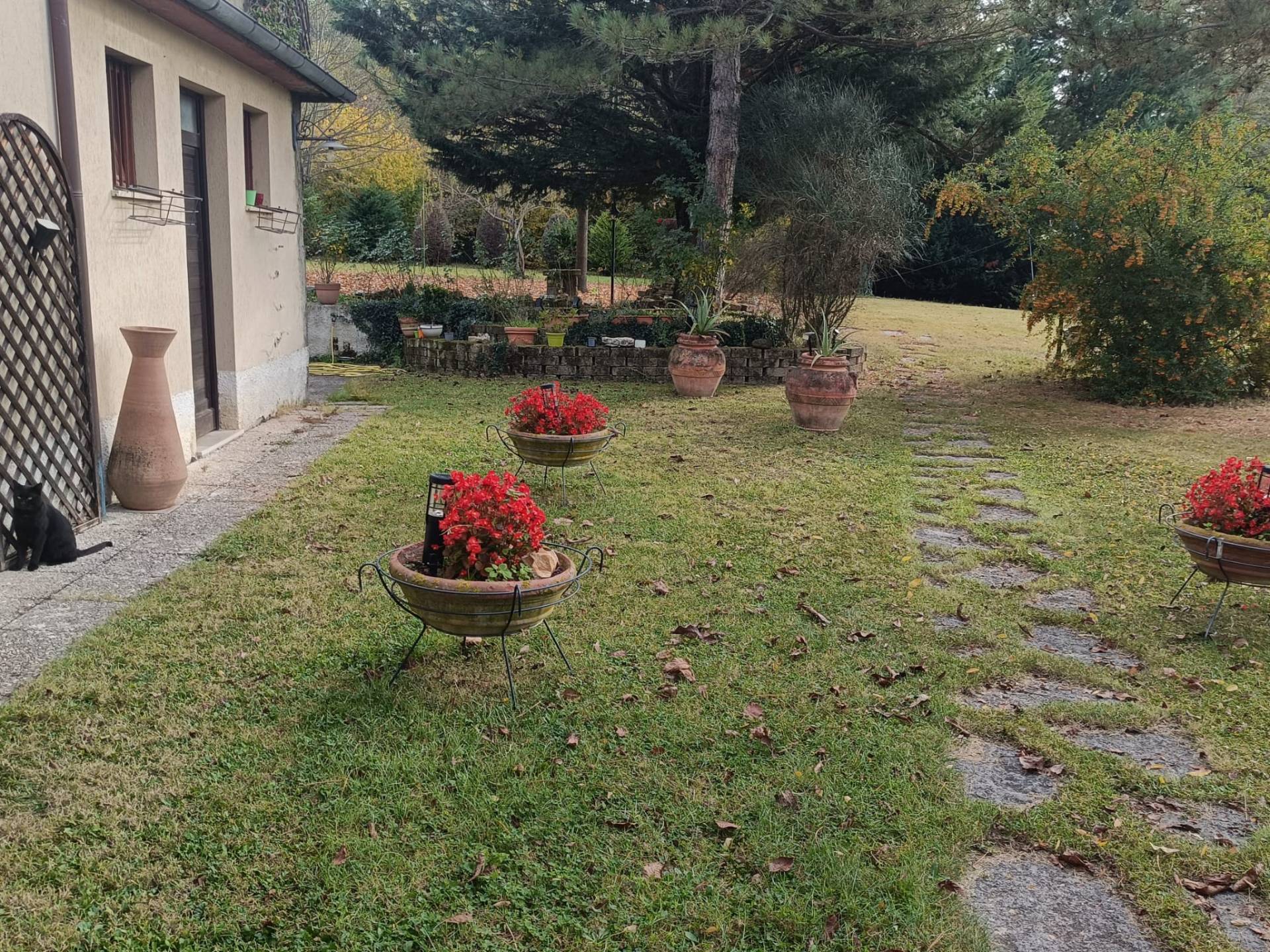 casa indipendente in vendita a Matelica