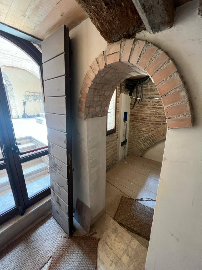 Locale commerciale in affitto a Fabriano, CENTRO STORICO