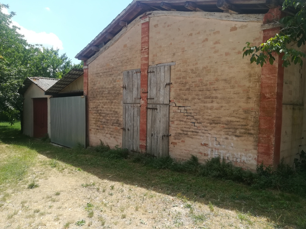 rudere-capanna in vendita a Fabriano