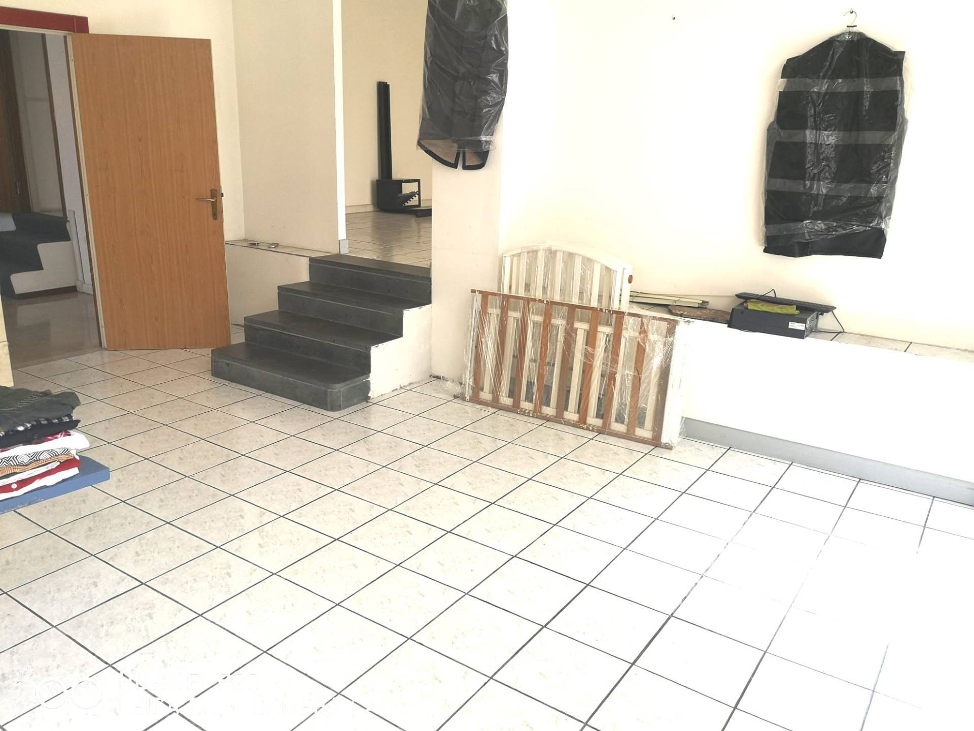 Locale commerciale in affitto a Fabriano, GIARDINI