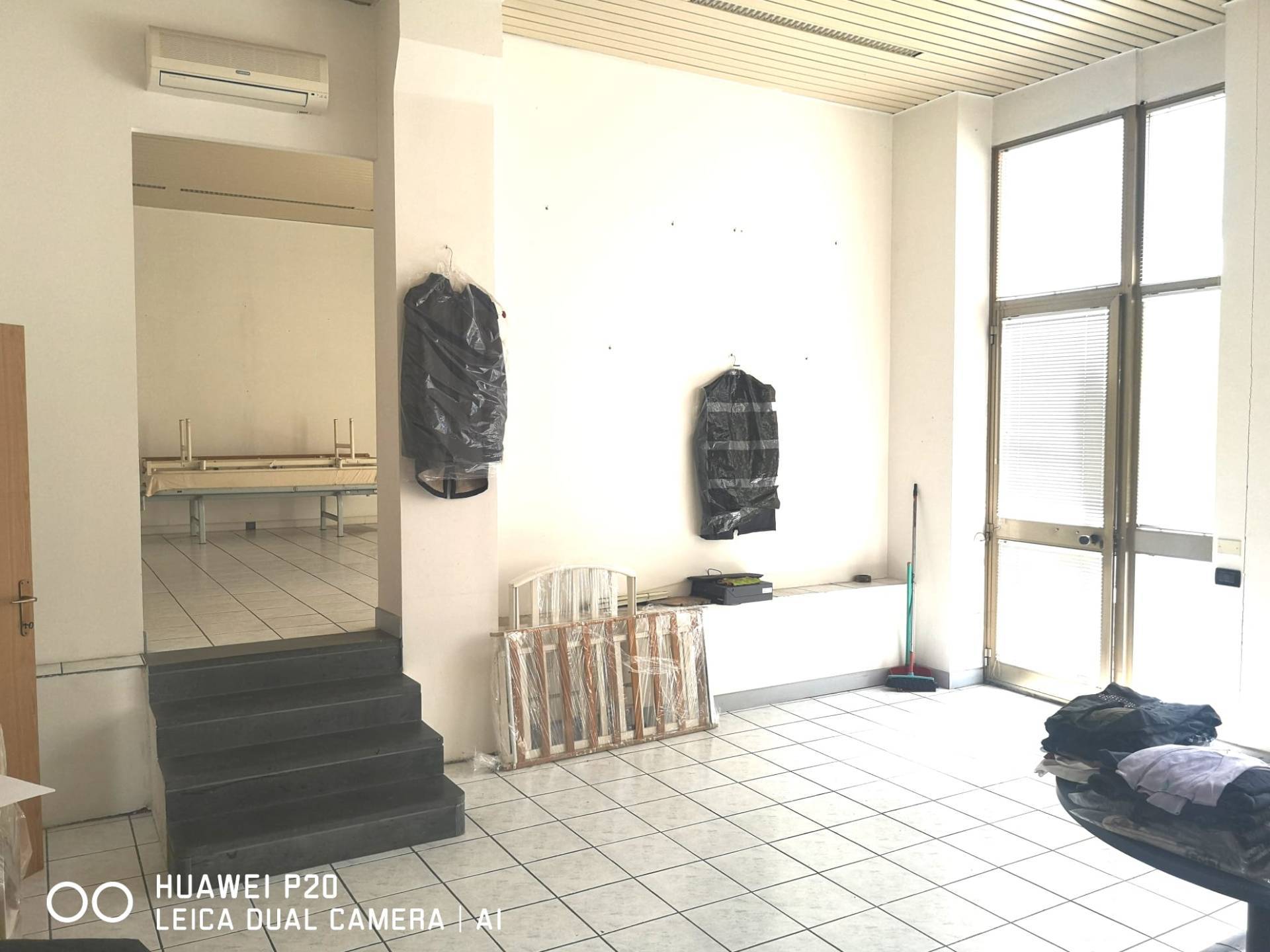 Locale commerciale in affitto a Fabriano, GIARDINI