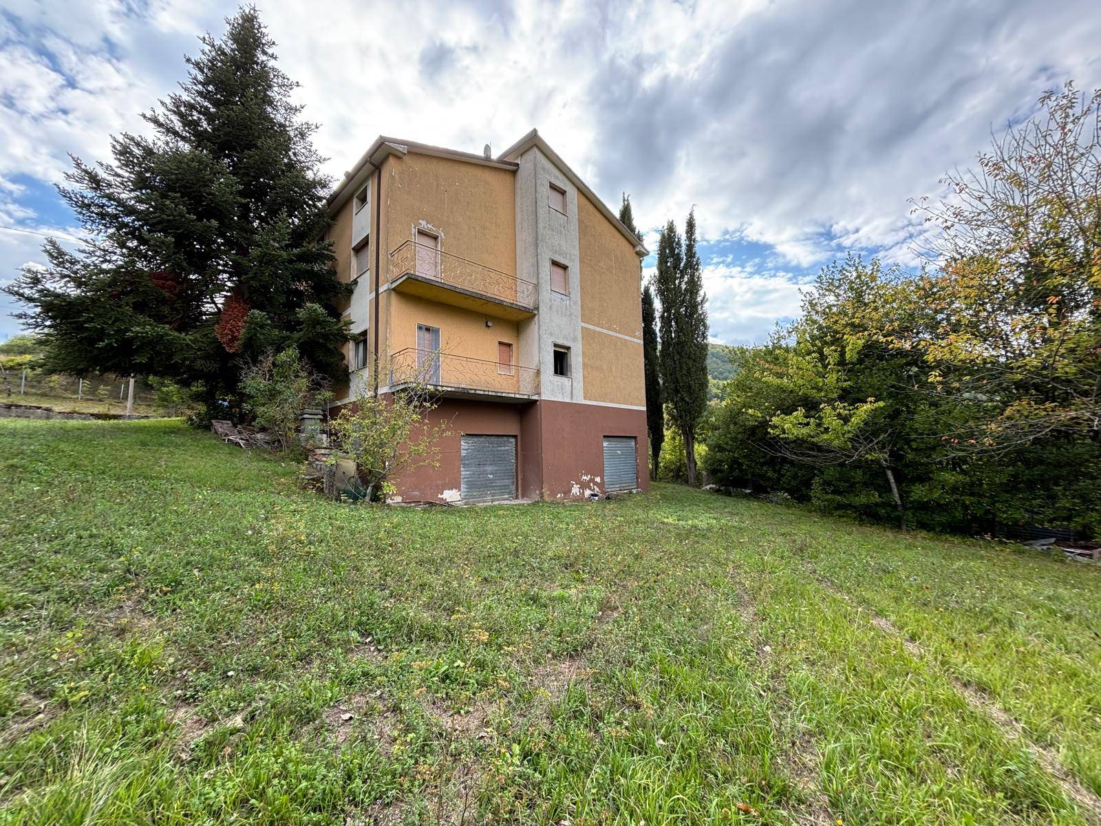 Casa singola in vendita a Genga