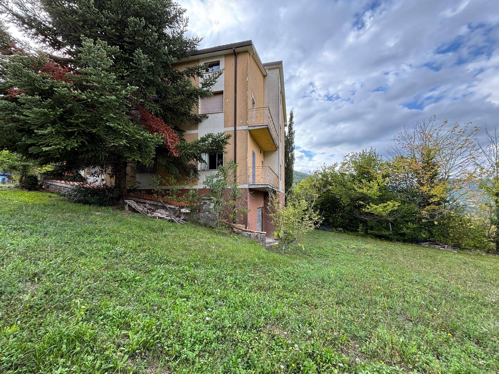 Casa singola in vendita a Genga