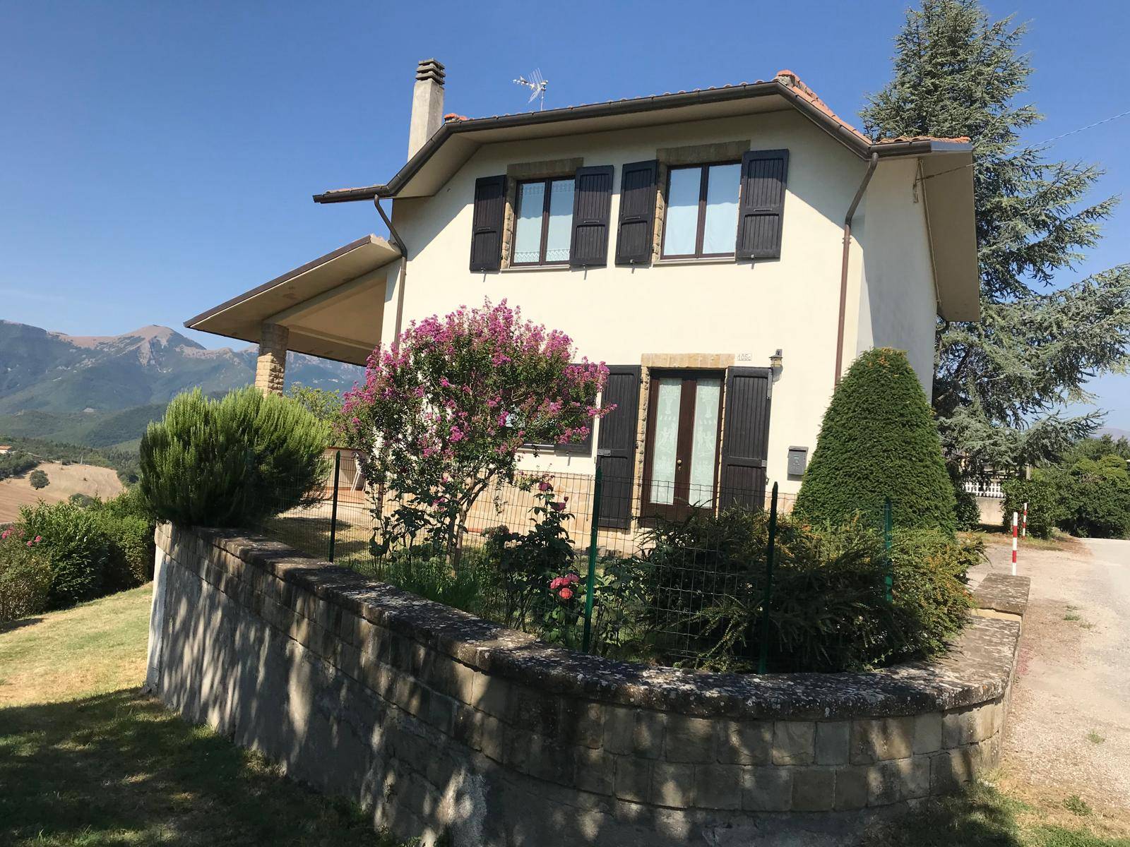 Villa in vendita a Fabriano, COLLINE FABRIANESI