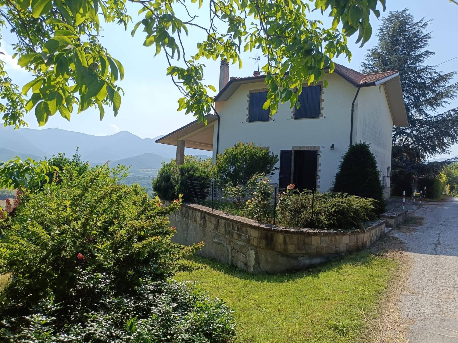 Villa in vendita a Fabriano, COLLINE FABRIANESI