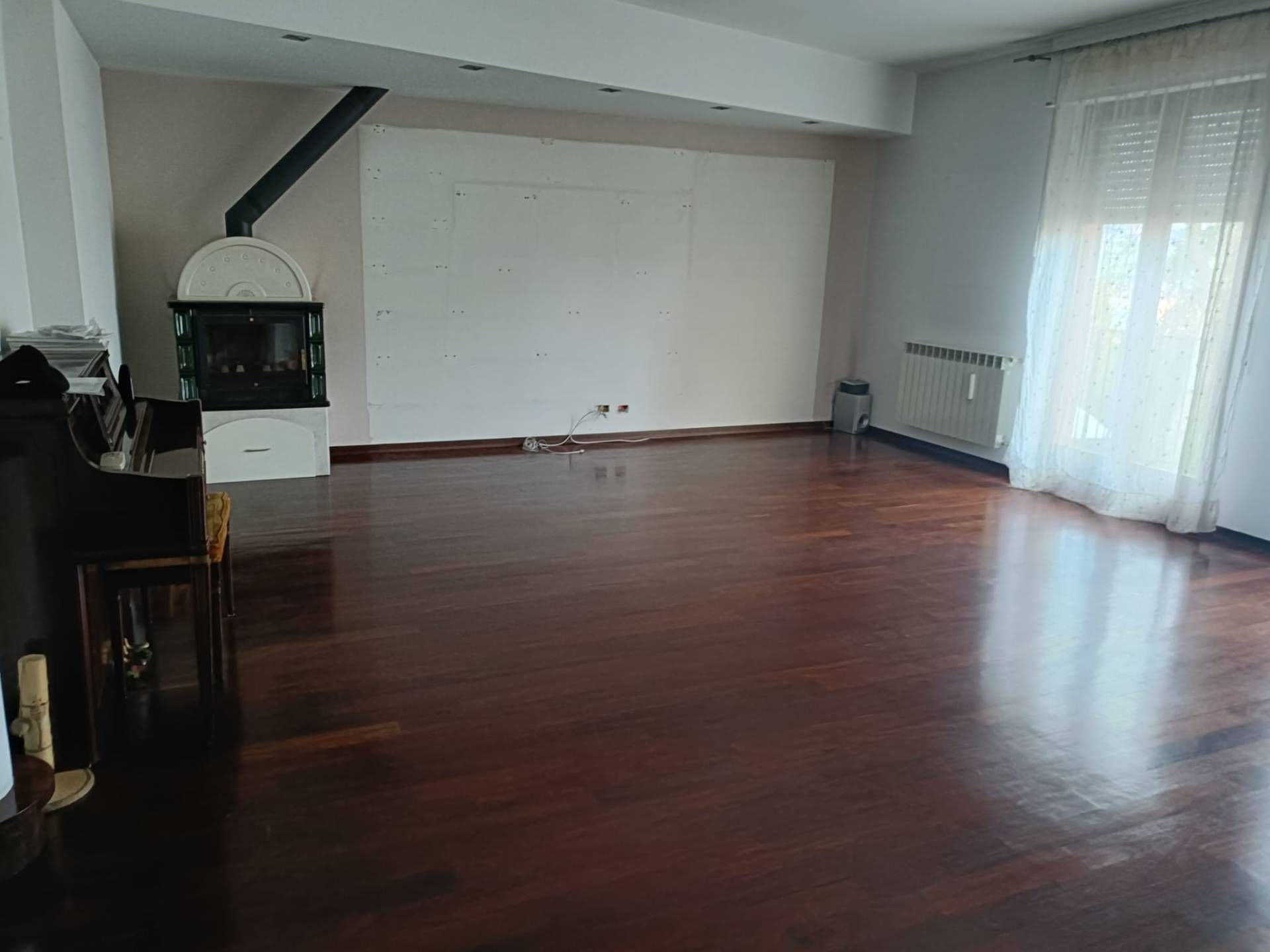 cielo-terra in vendita a Fabriano, SERRALOGGIA