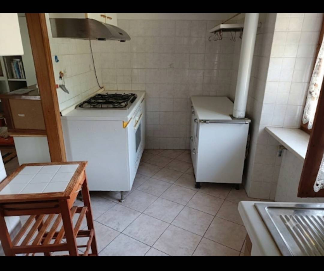 appartamento con ingresso indipendente in vendita a Fabriano, FRAZ. CANCELLI