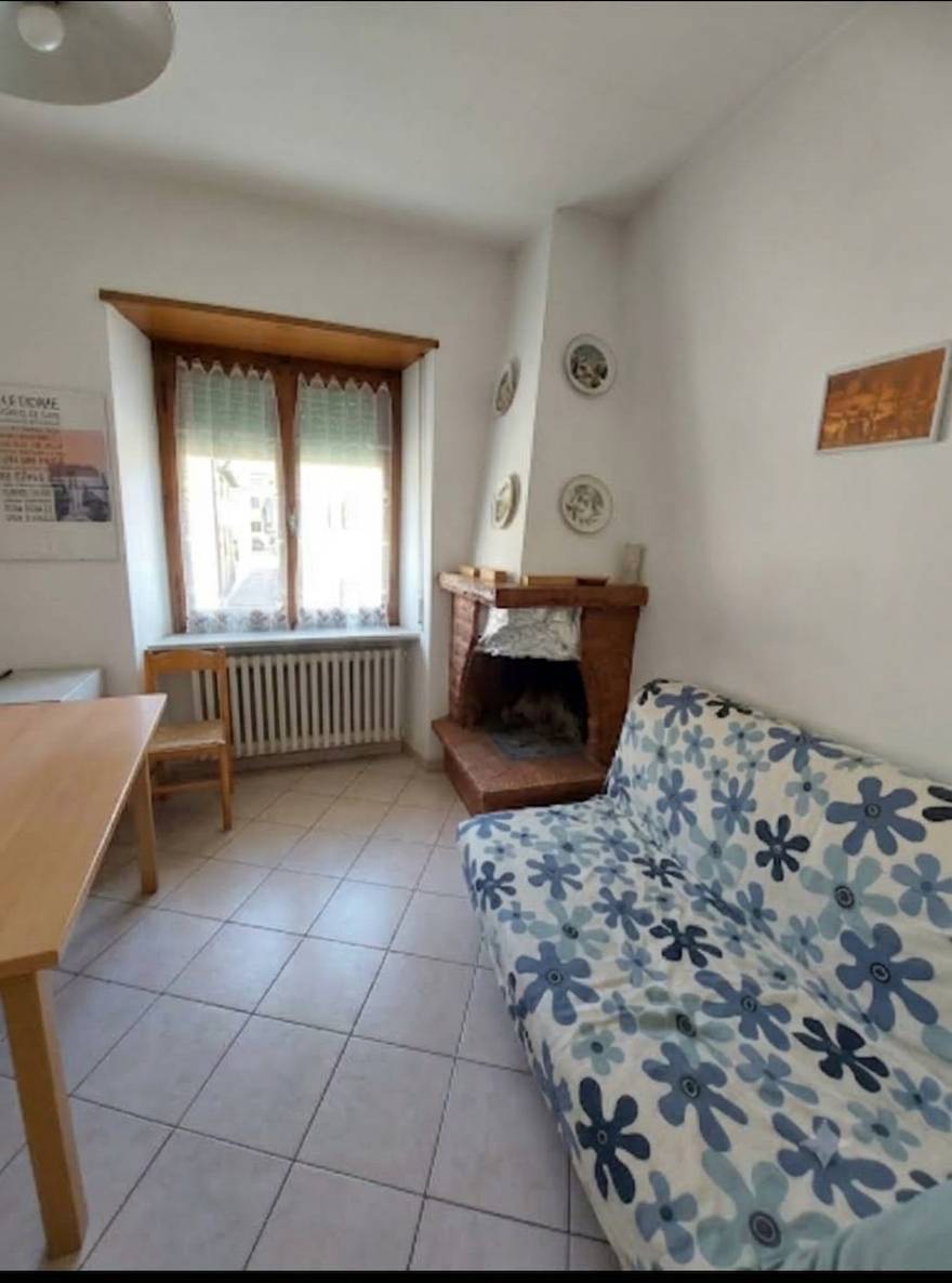 appartamento con ingresso indipendente in vendita a Fabriano, FRAZ. CANCELLI