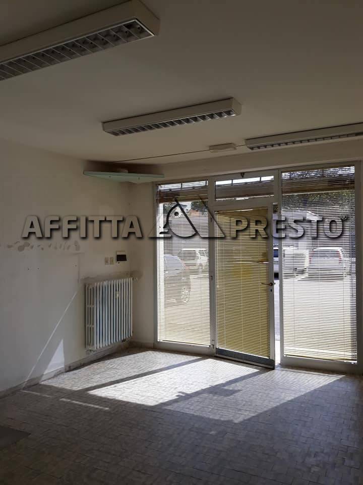 Attivit commerciale in affitto/gestione a Forl