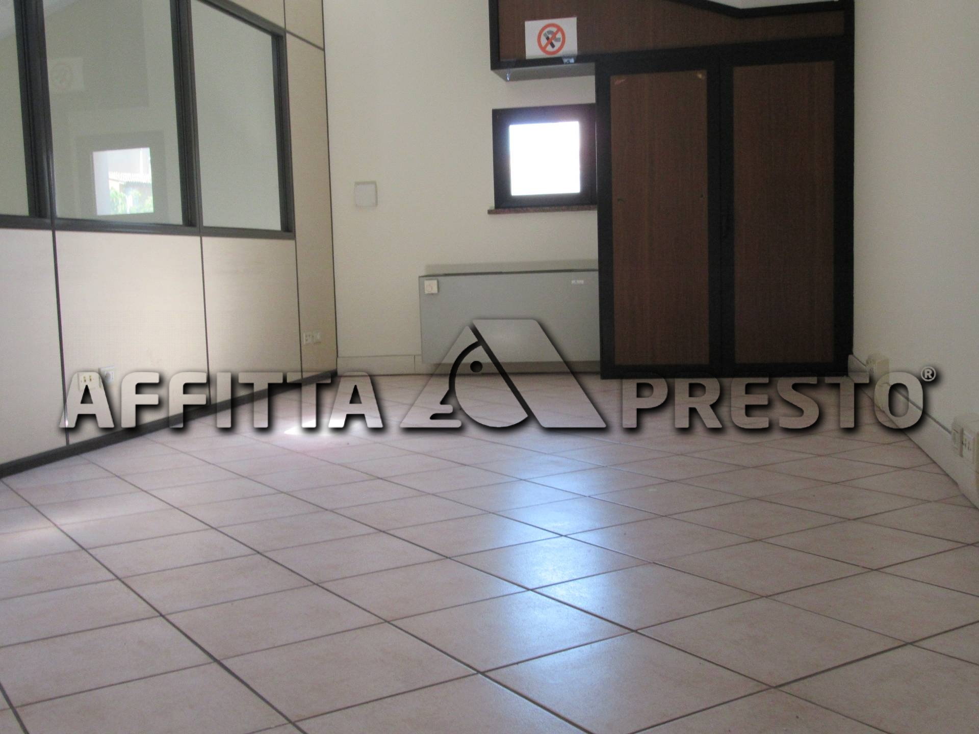 Ufficio in affitto a Forl, Centro