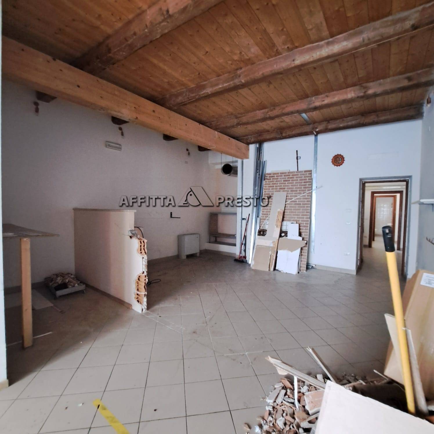 Fondo Commerciale in affitto a Meldola, Meldola