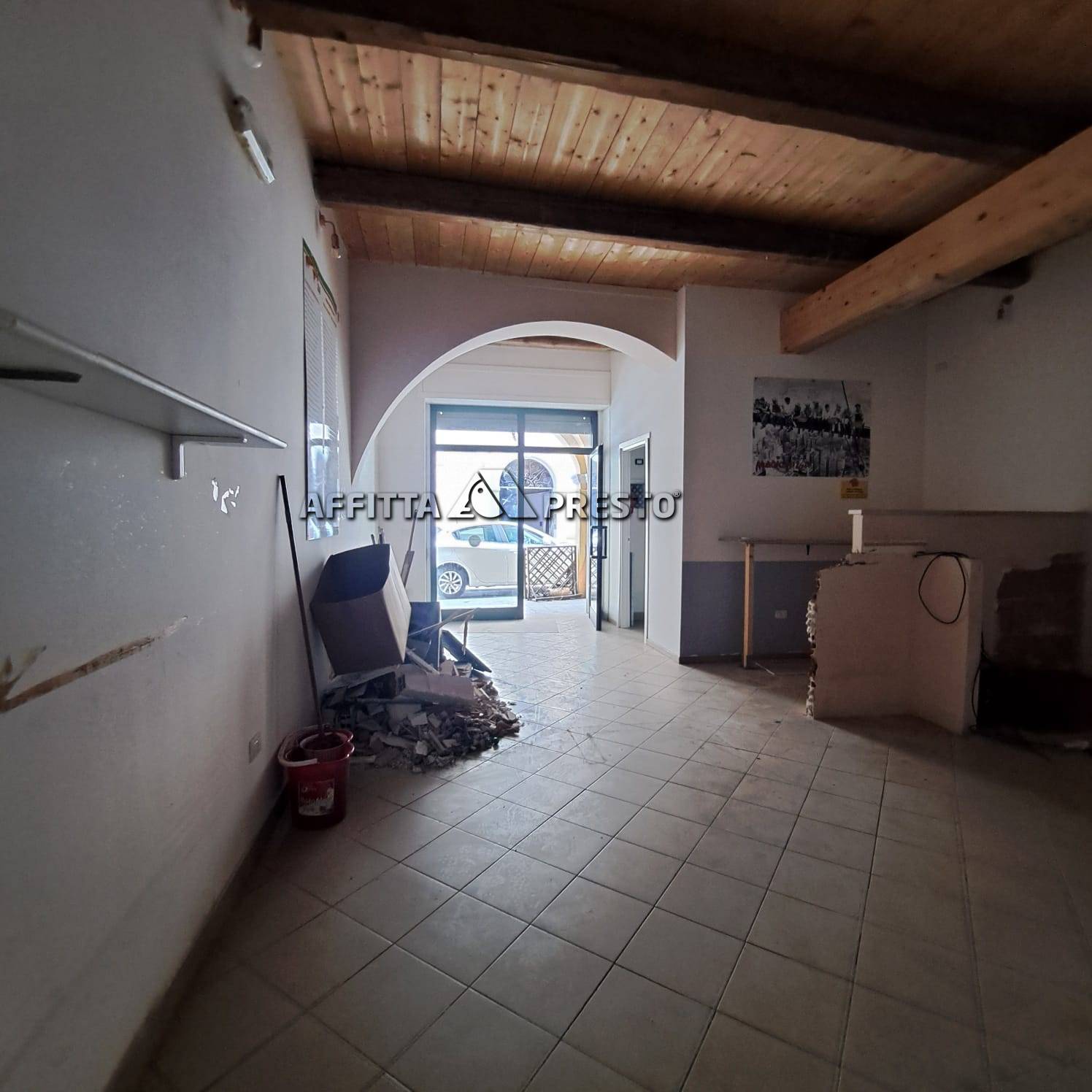 Fondo Commerciale in affitto a Meldola, Meldola