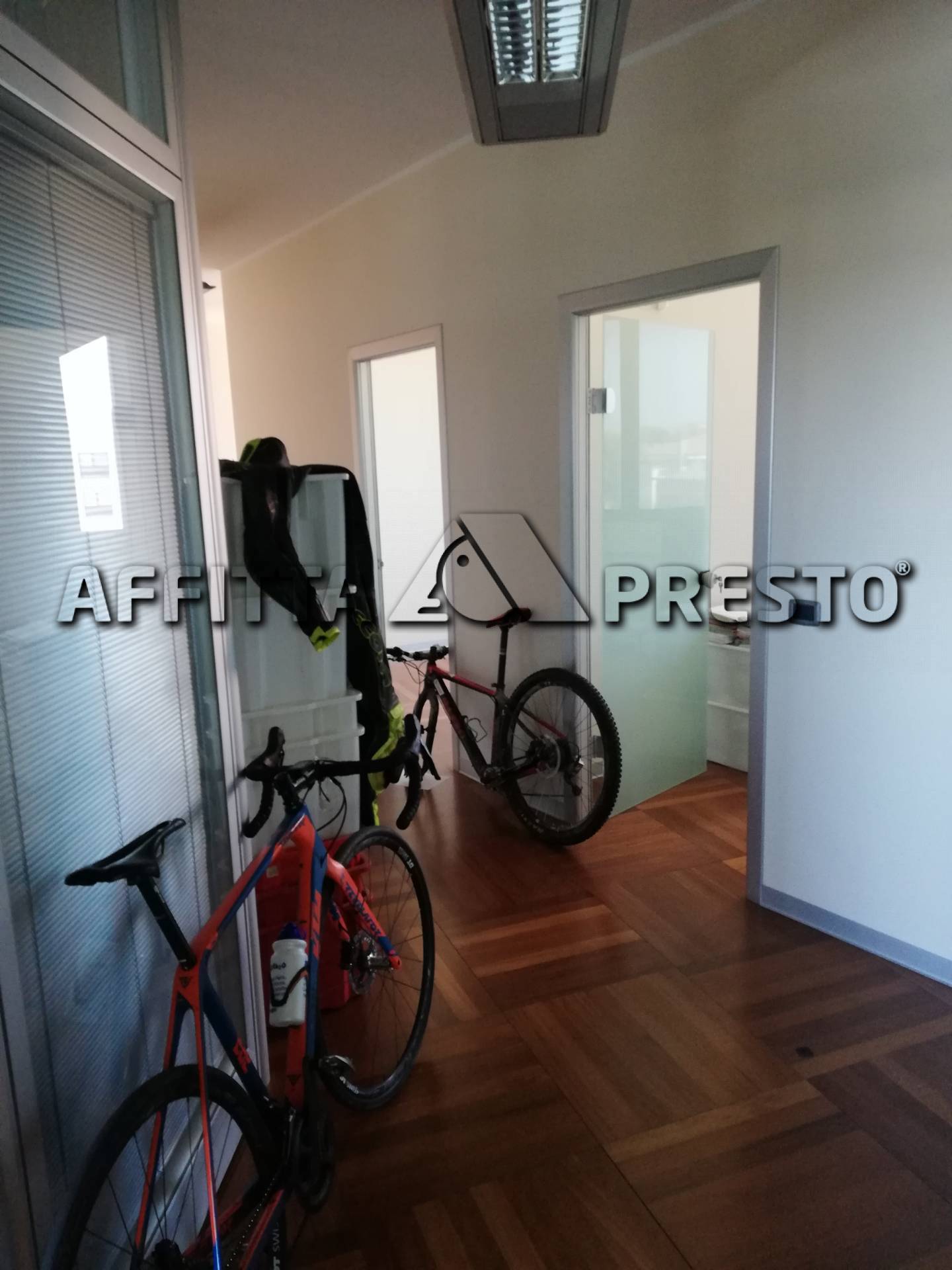 Fondo Commerciale in affitto a Forl