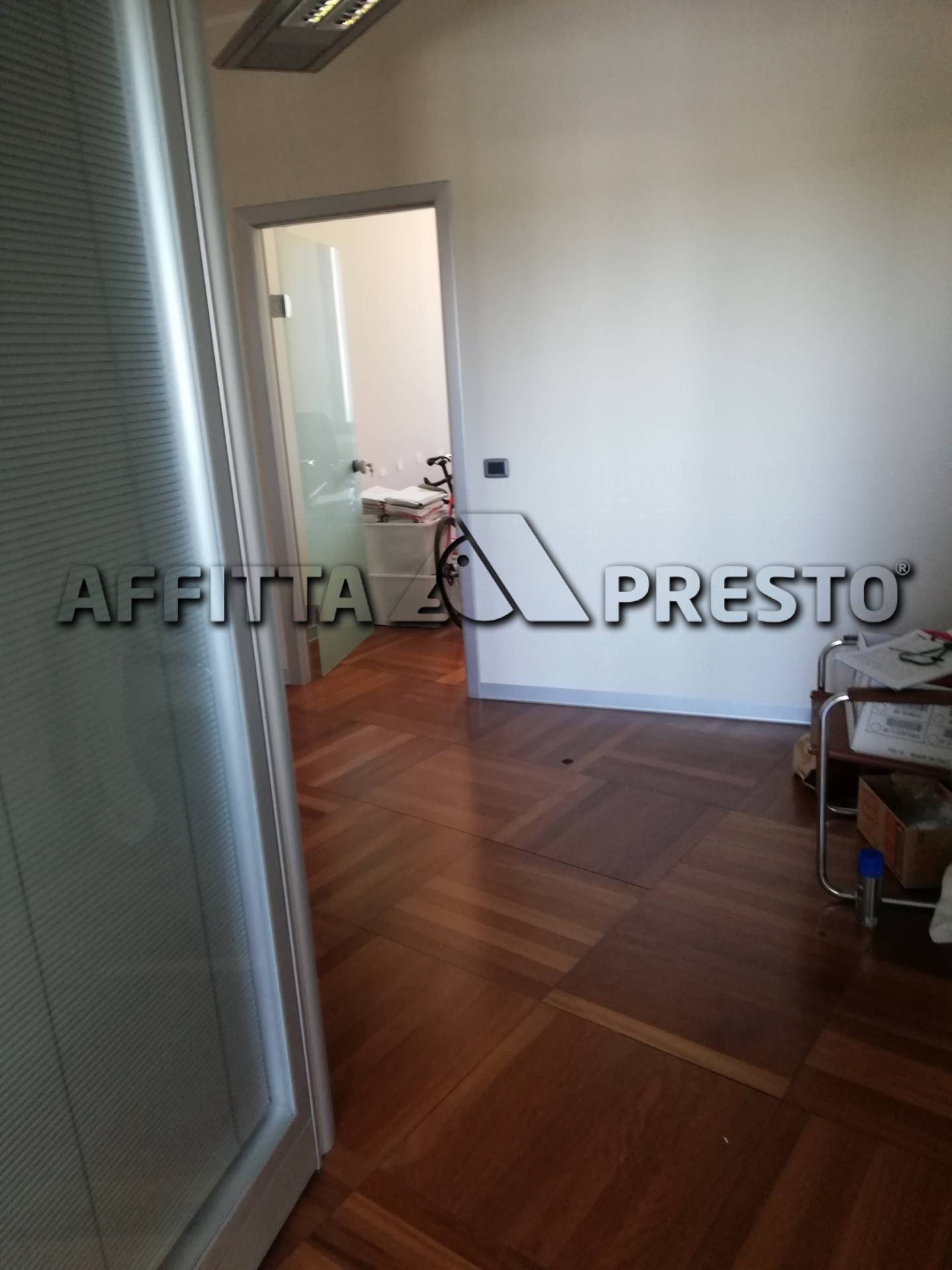 Fondo Commerciale in affitto a Forl