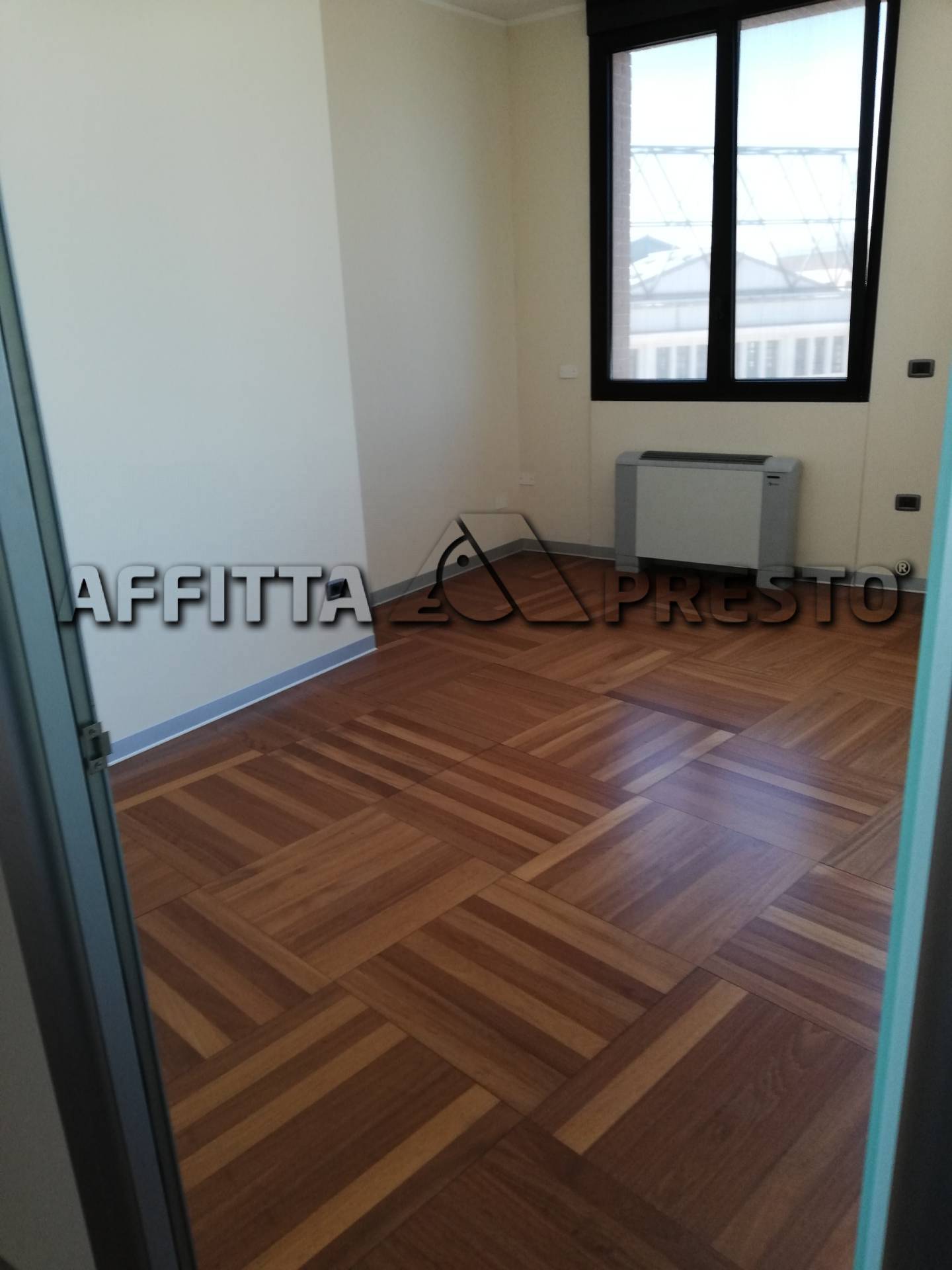 Fondo Commerciale in affitto a Forl