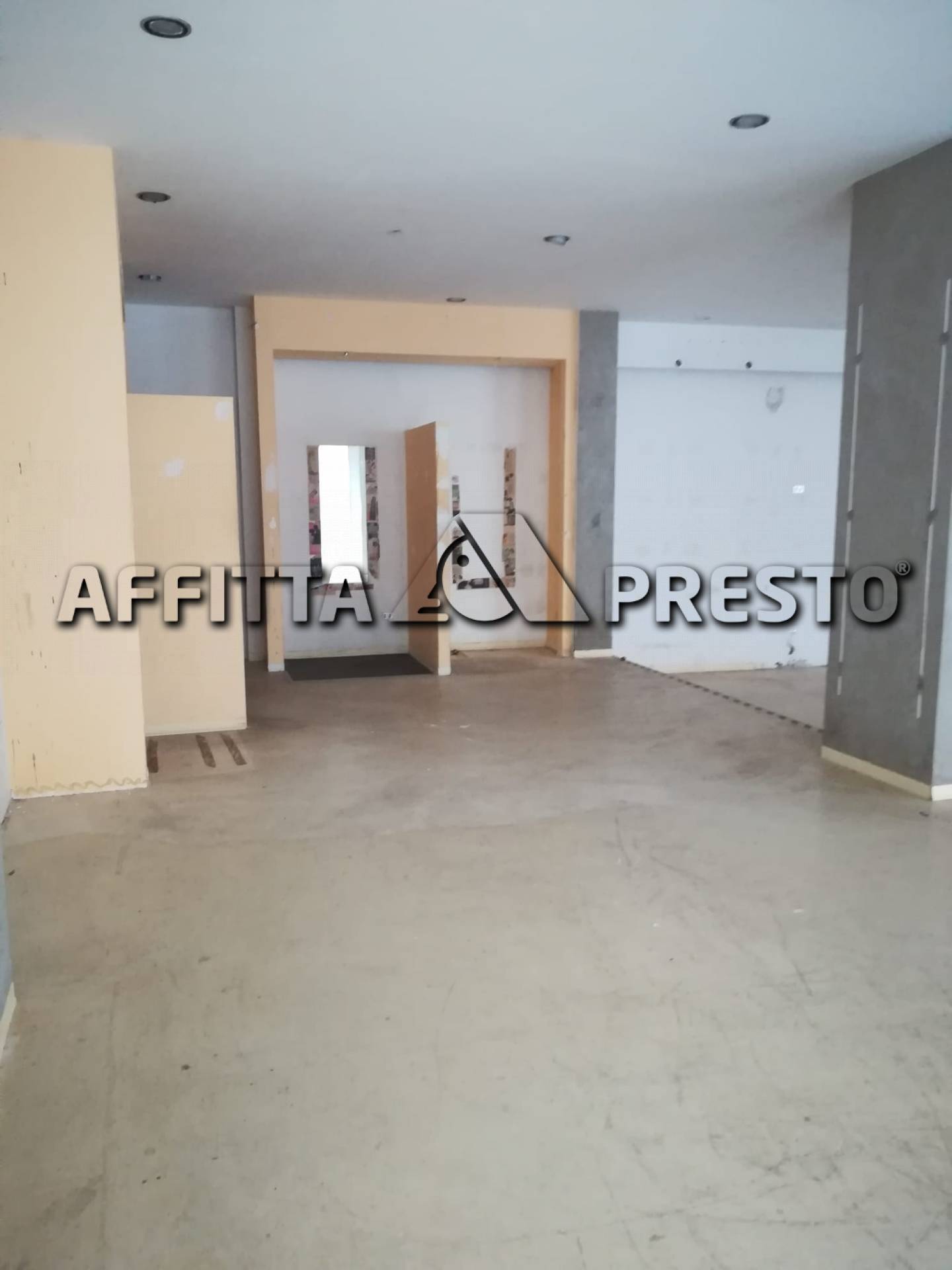 Fondo Commerciale in affitto a Forl, Centro