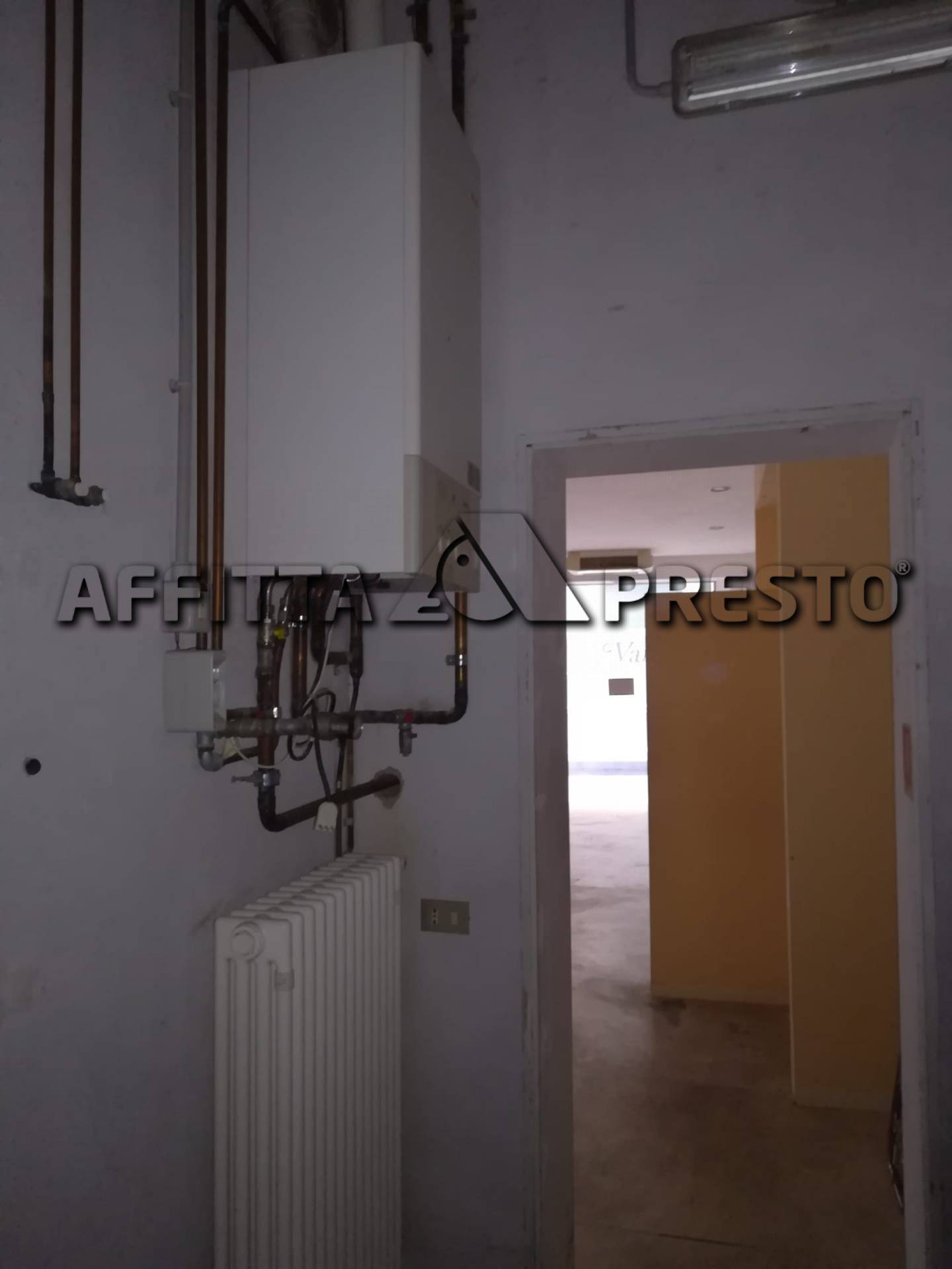 Fondo Commerciale in affitto a Forl, Centro