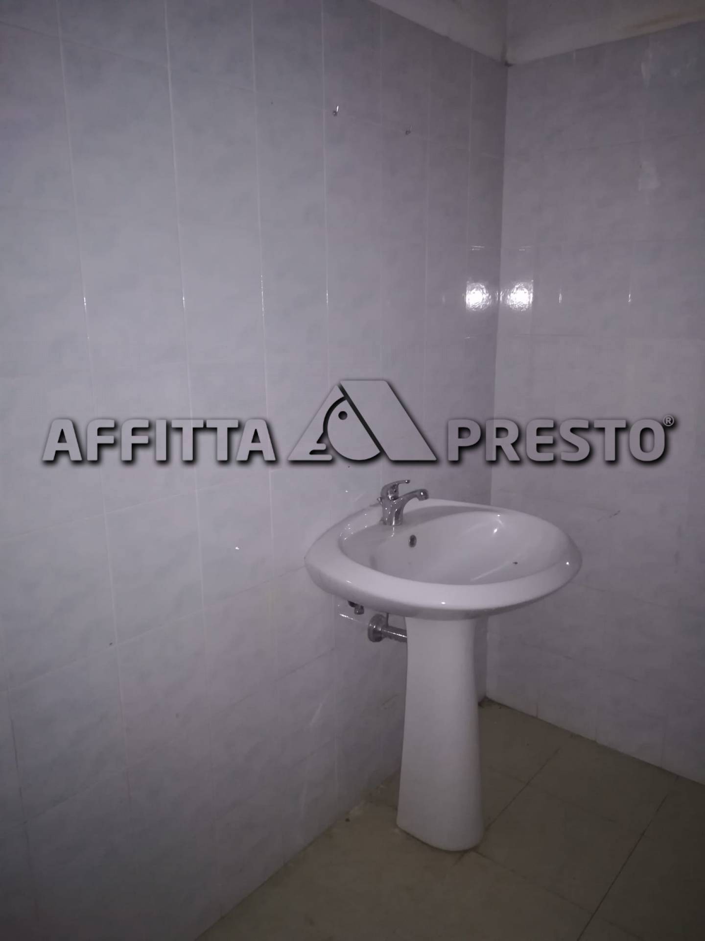 Fondo Commerciale in affitto a Forl, Centro