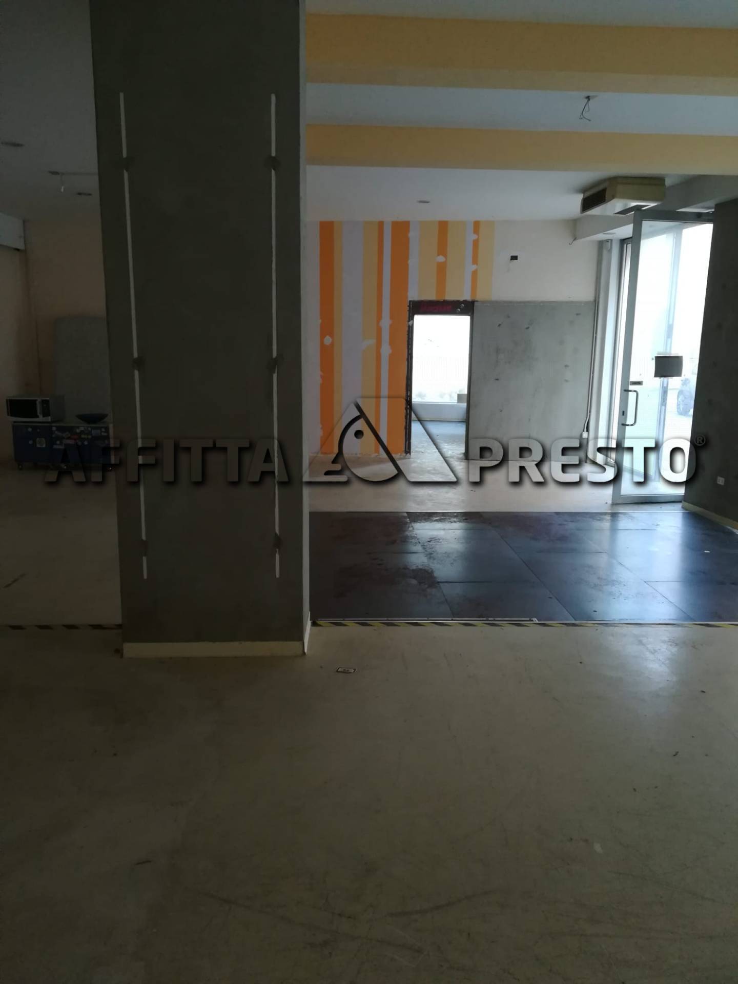 Fondo Commerciale in affitto a Forl, Centro