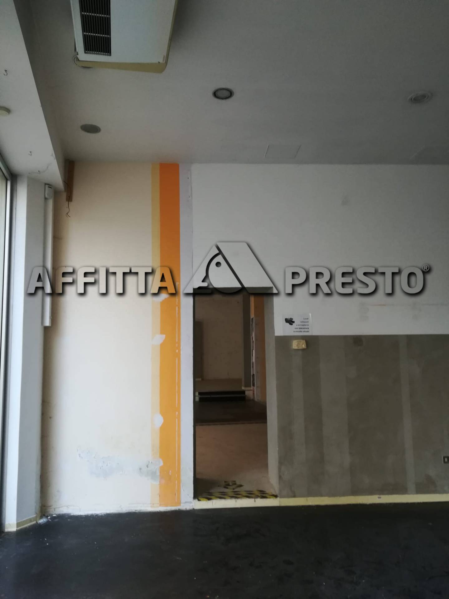 Fondo Commerciale in affitto a Forl, Centro