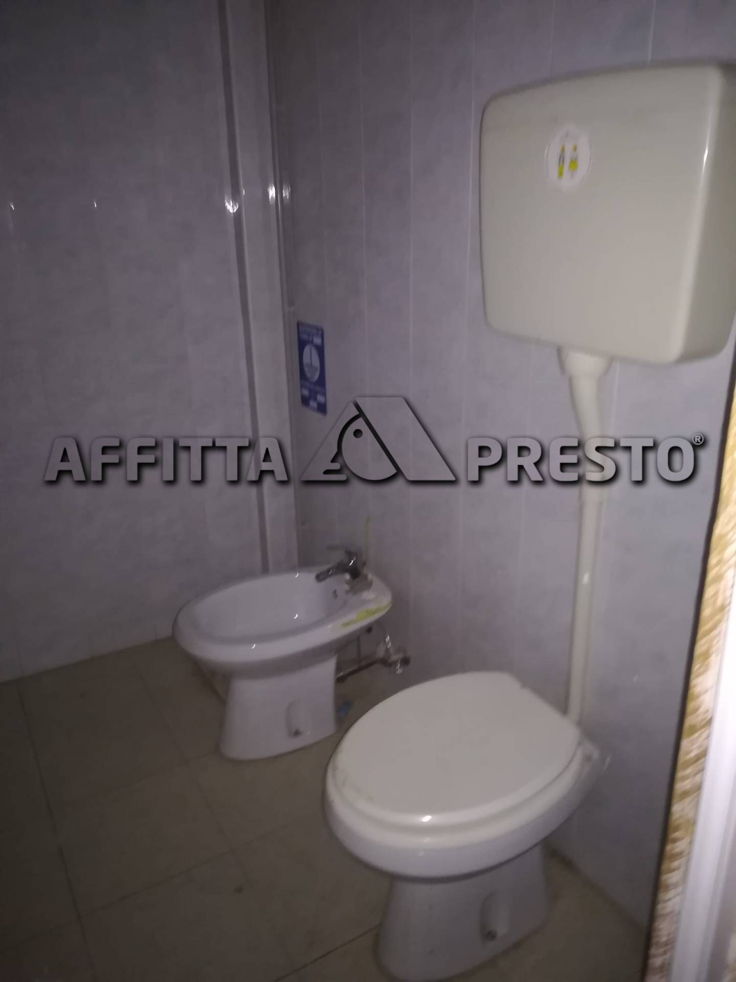 Fondo Commerciale in affitto a Forl, Centro