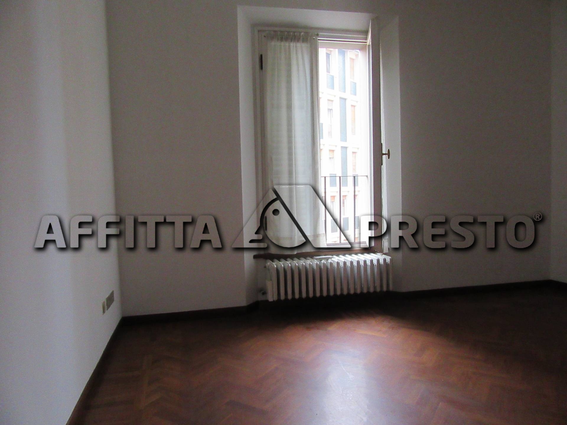 Fondo Commerciale in affitto a Forl