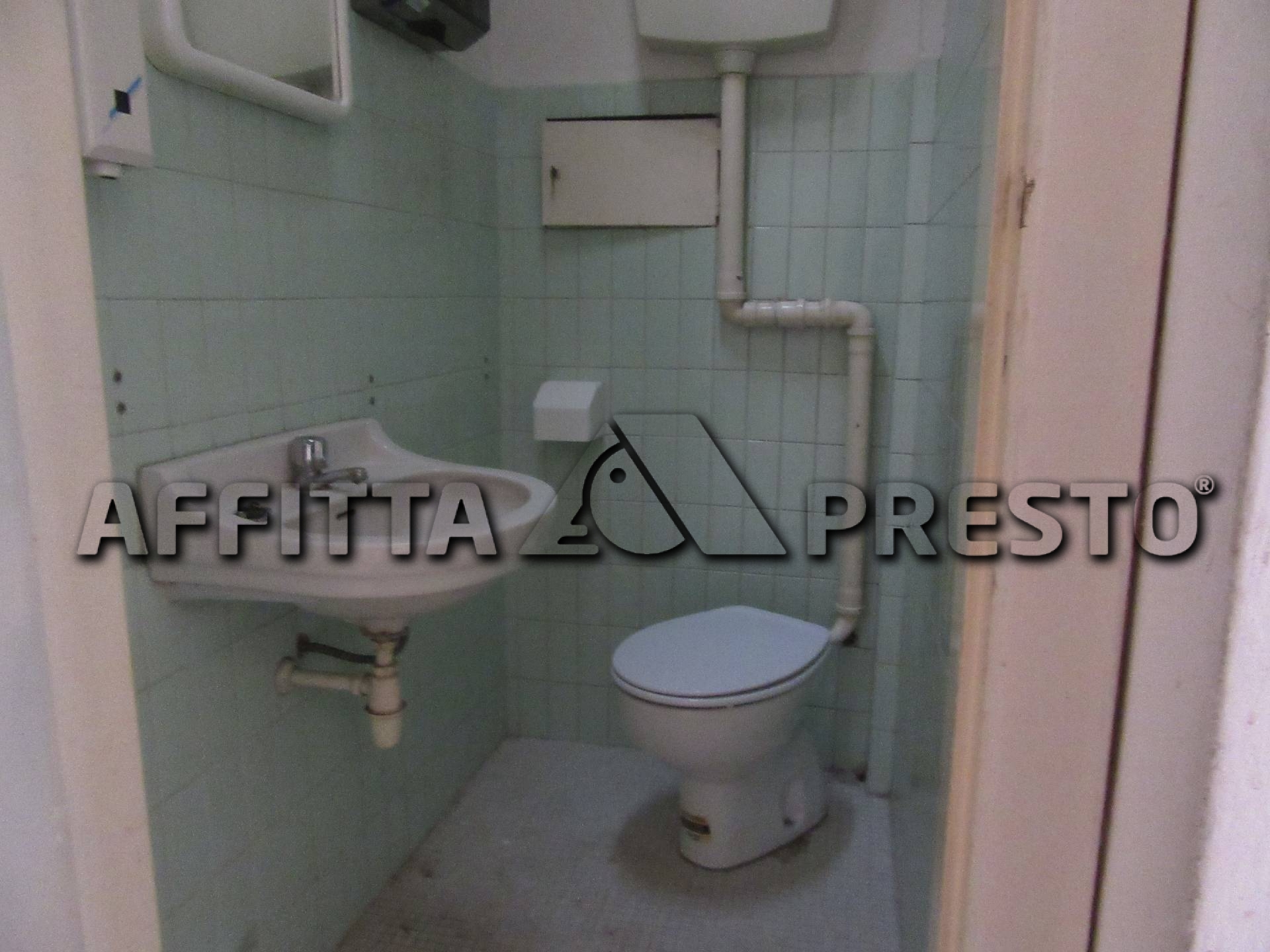 Negozio in affitto a Forl, Centro