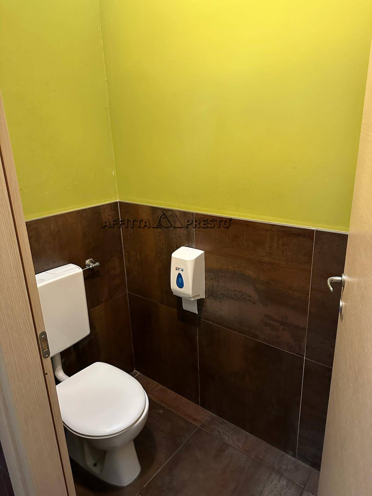 Negozio in affitto a Forl, Viale Vittorio Veneto