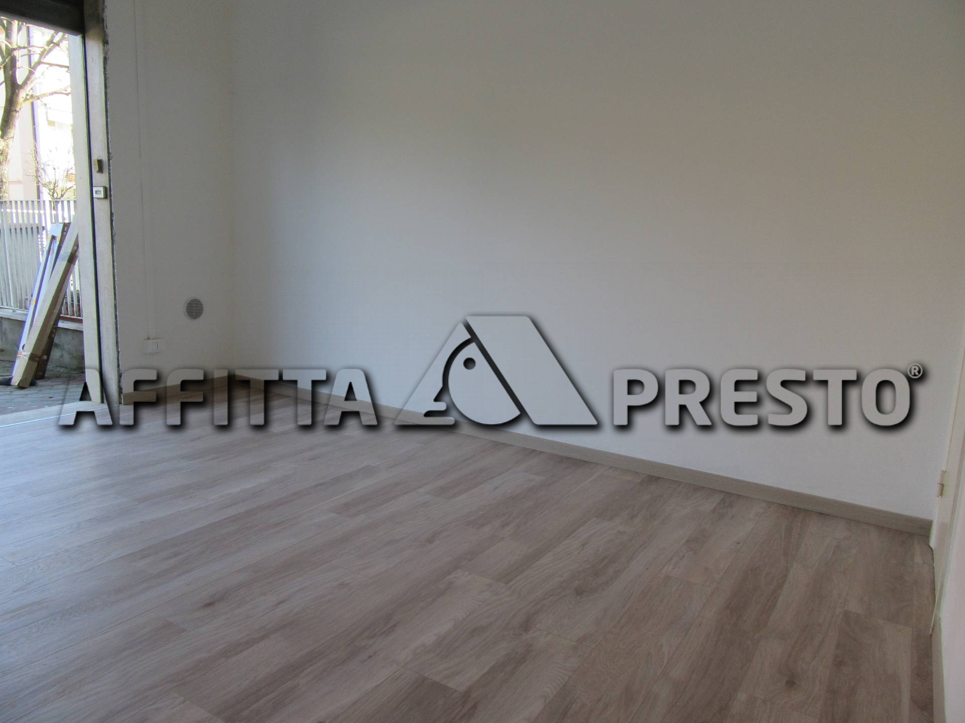 Fondo Commerciale in affitto a Forl, Semicentro