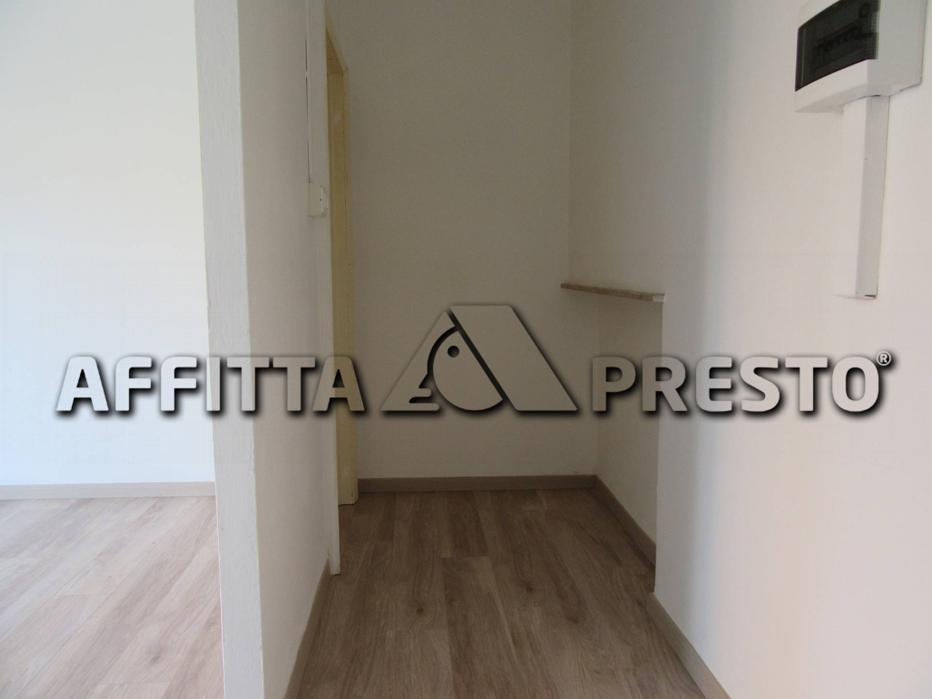 Fondo Commerciale in affitto a Forl, Semicentro