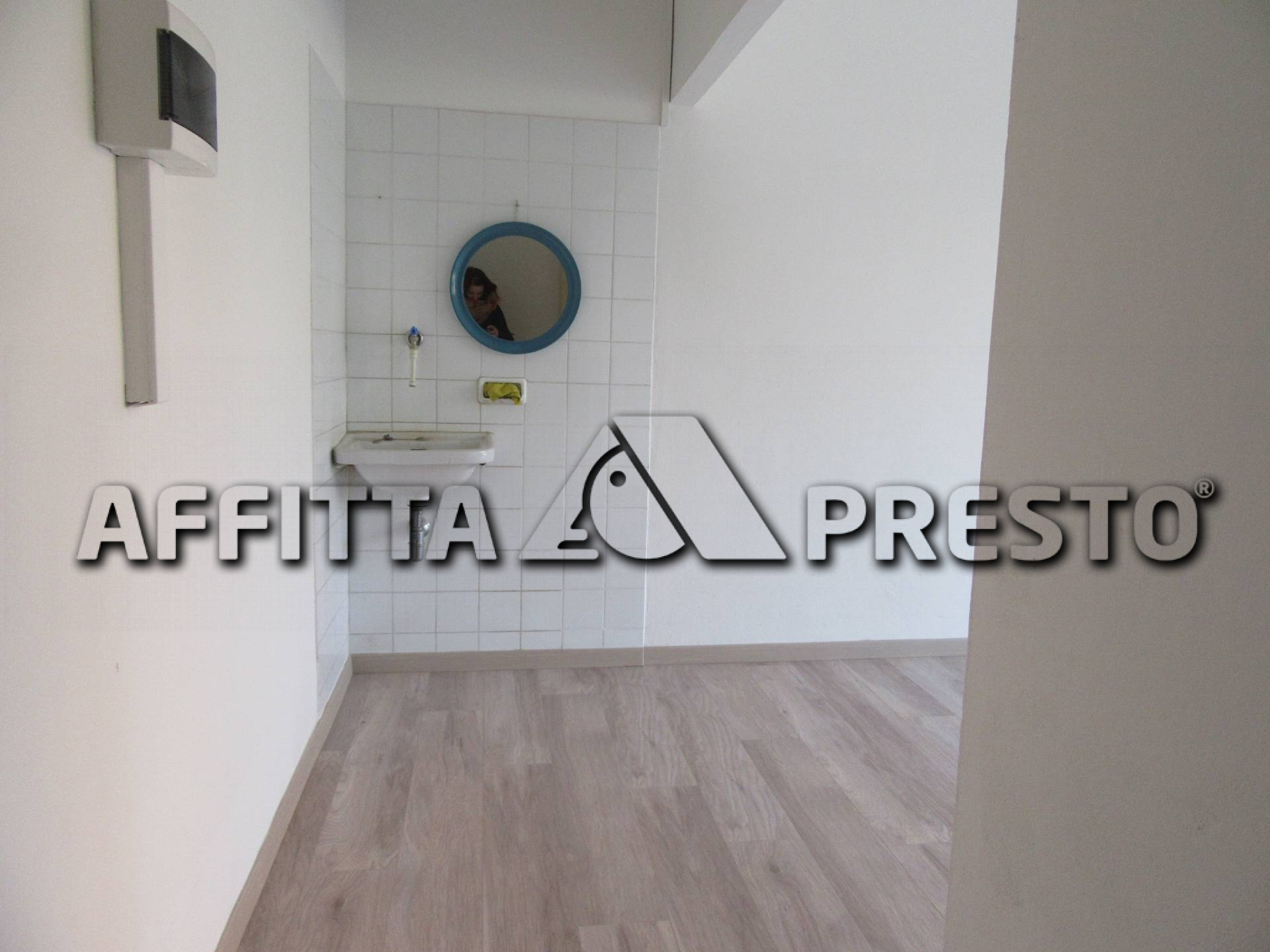 Fondo Commerciale in affitto a Forl, Semicentro