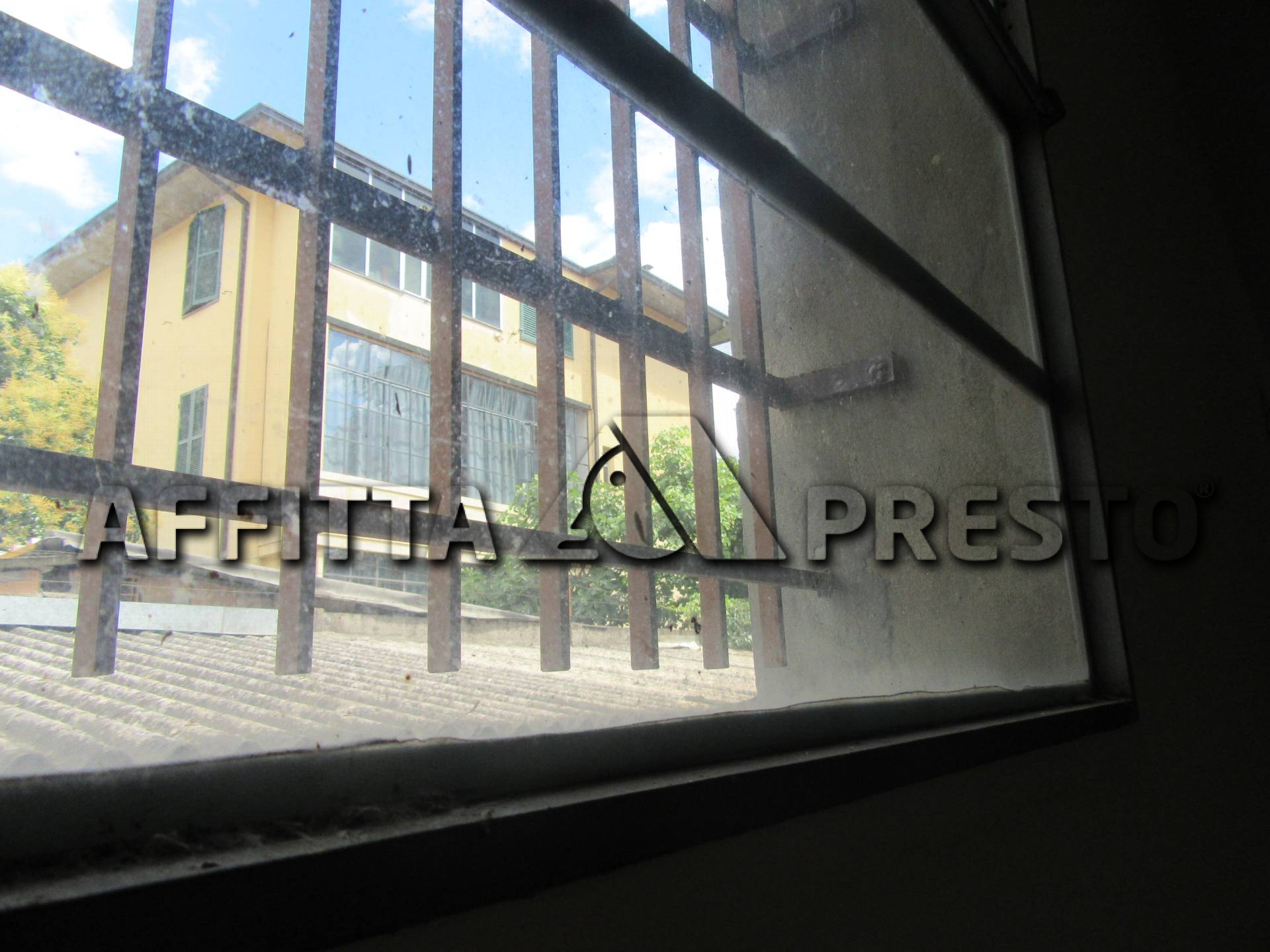 Fondo Commerciale in affitto a Forl