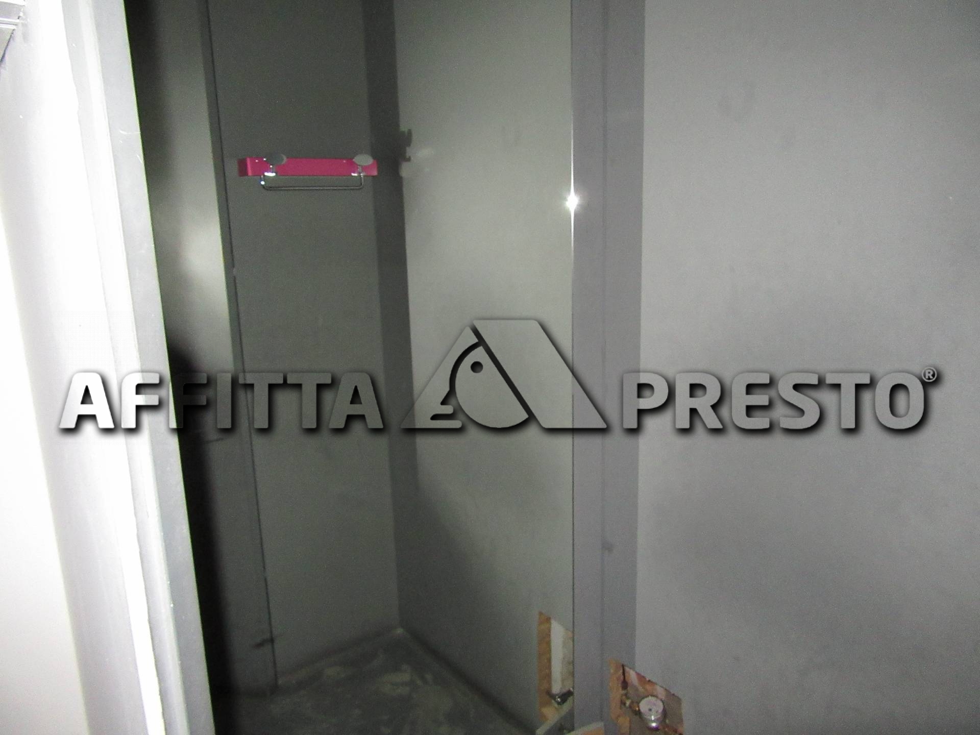 Negozio in affitto a Forl