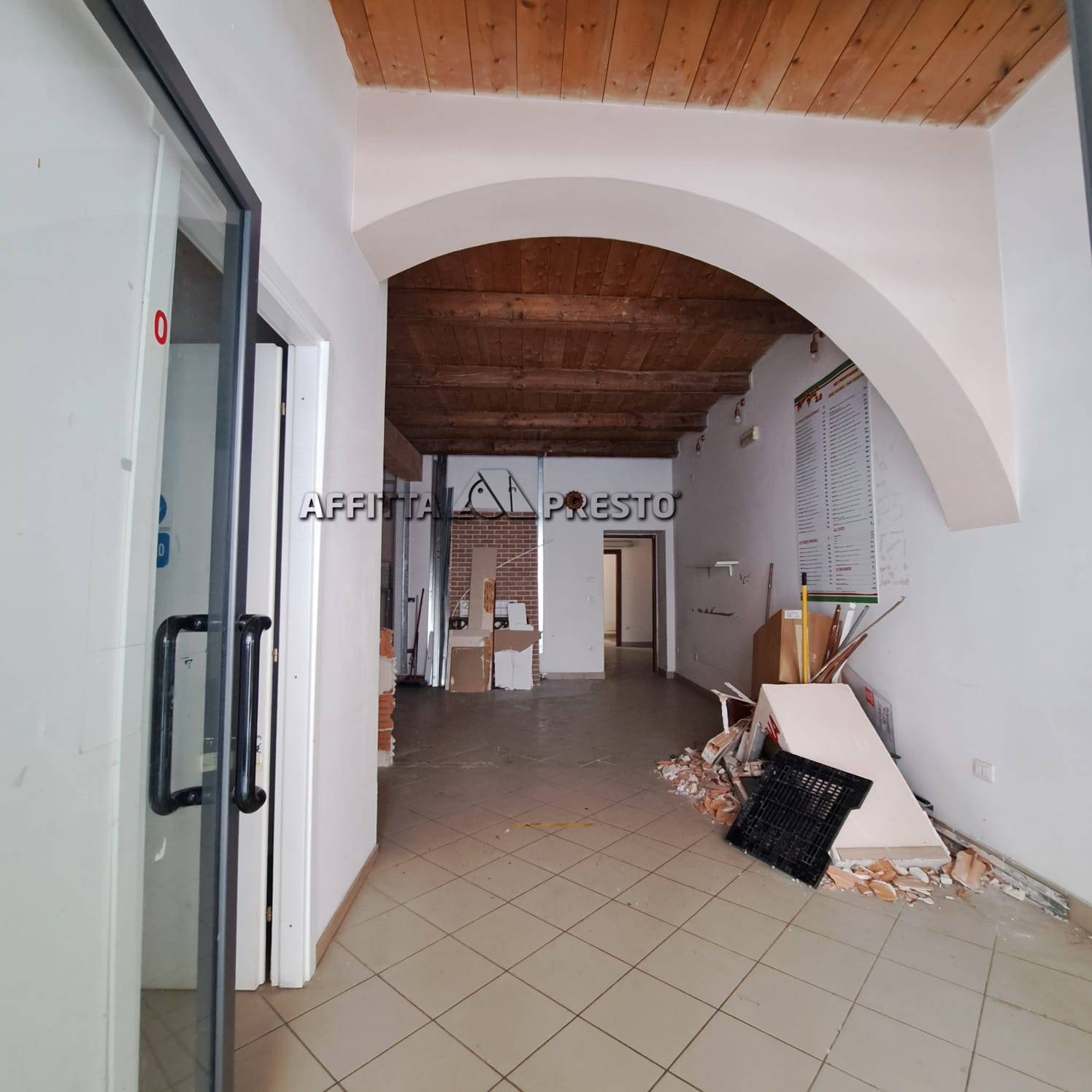 Fondo Commerciale in affitto a Meldola, Meldola