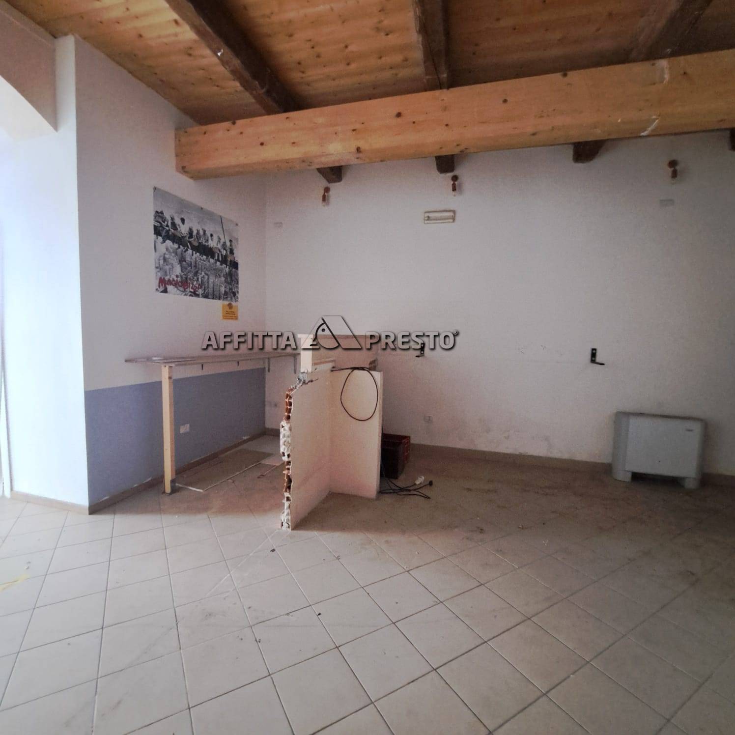 Fondo Commerciale in affitto a Meldola, Meldola