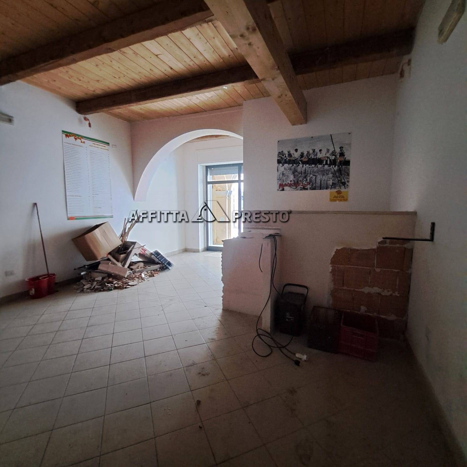 Fondo Commerciale in affitto a Meldola, Meldola