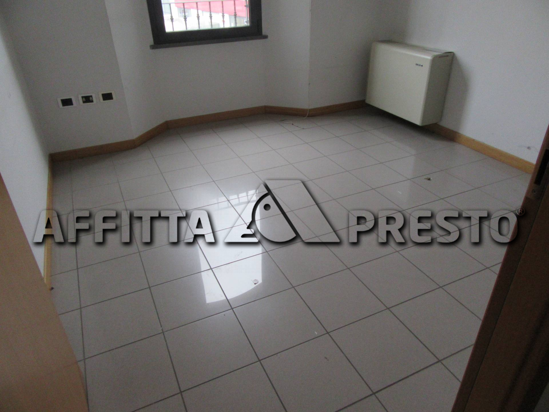 Ufficio in affitto a Forl