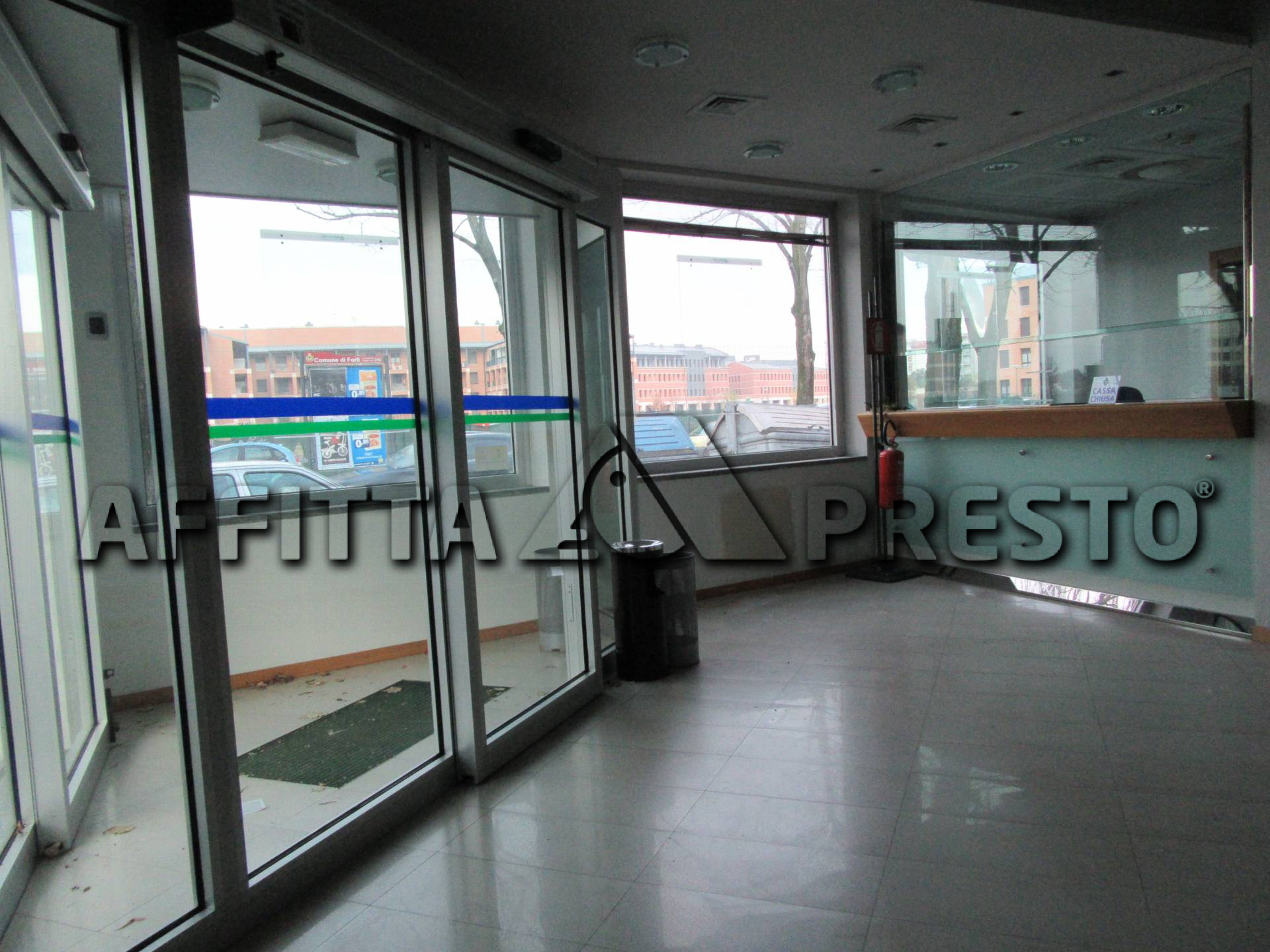 Fondo Commerciale in affitto a Forl, stazione